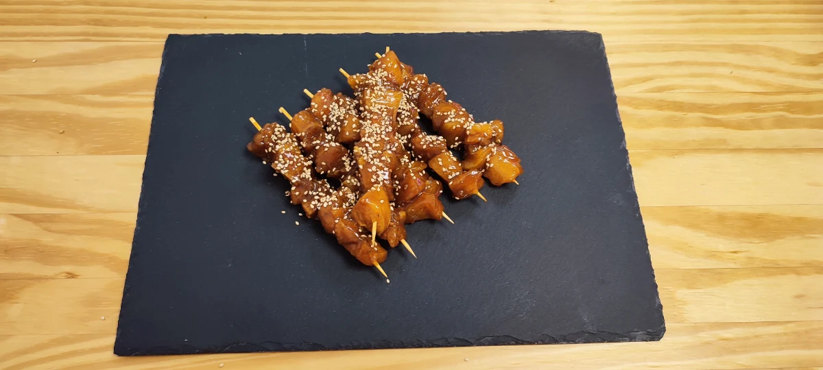 Brochetas de pechuga de pollo sabor Teriyaki