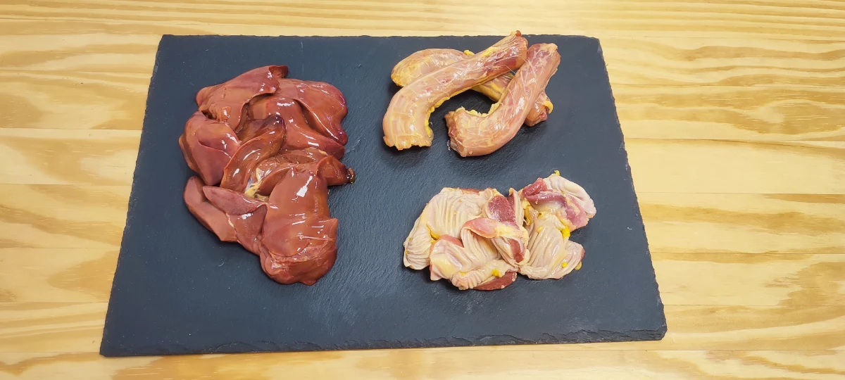 Menudos de pollo extra.(cuellos,hígados y pedres)